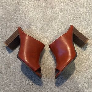 Seven7 Women's Brown Peep Toe Mules